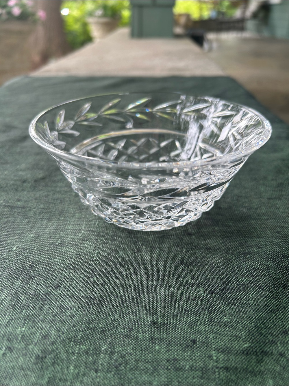Beautiful vintage WaterfordCrystal Serving Bowl - excellent condition.